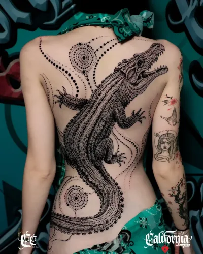 blackwork-dotwork-crocodile-full-back-tattoo-california-ink.jpg